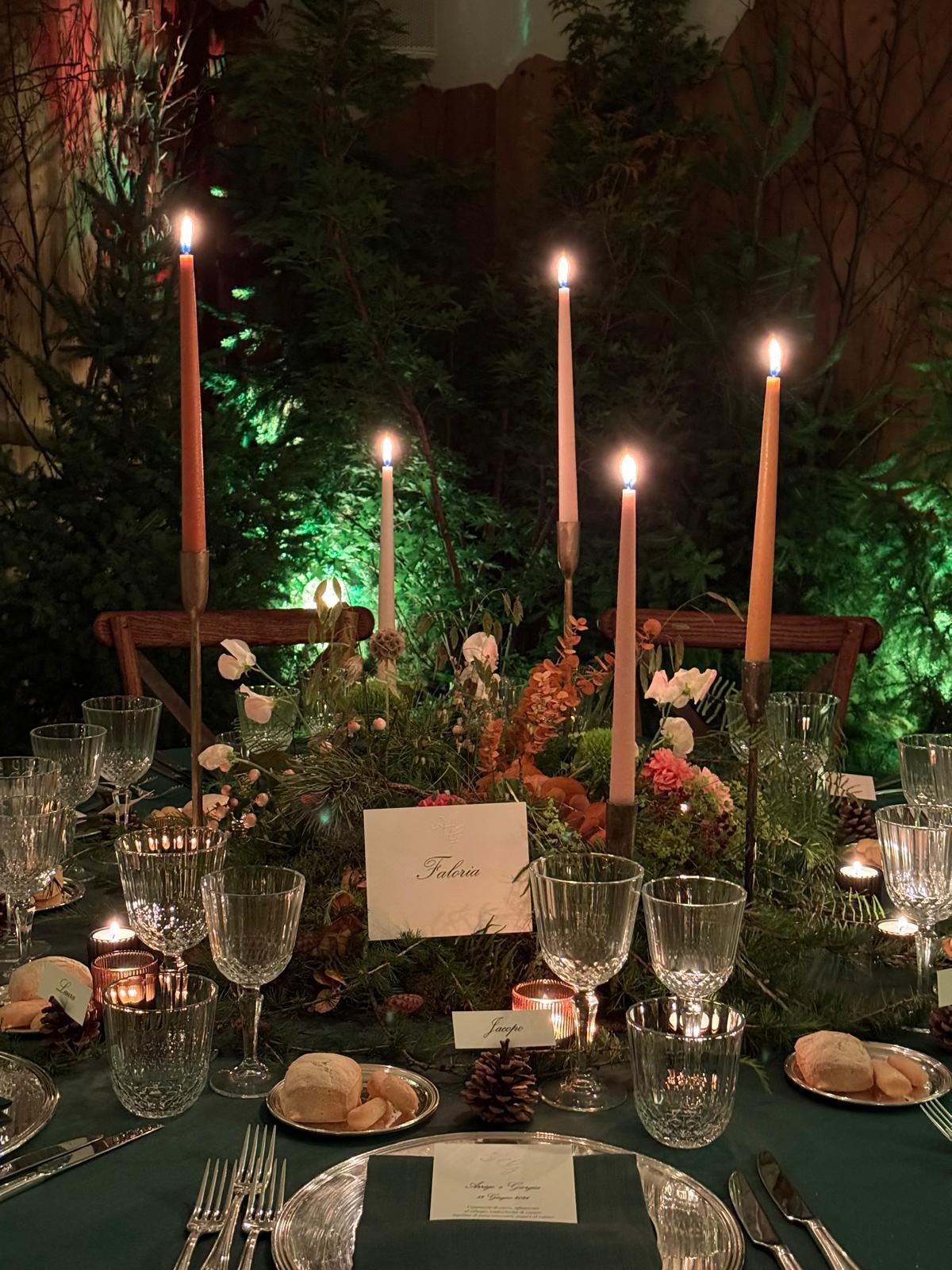  Un bosco magico per un allestimento esclusivo all'interno dello Sci Club 18.
